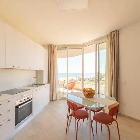 Incredibile Vista Mare 2 Bagni E 2 ألبا أدرياتيكا